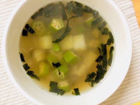 オクラと山芋の海苔スープ